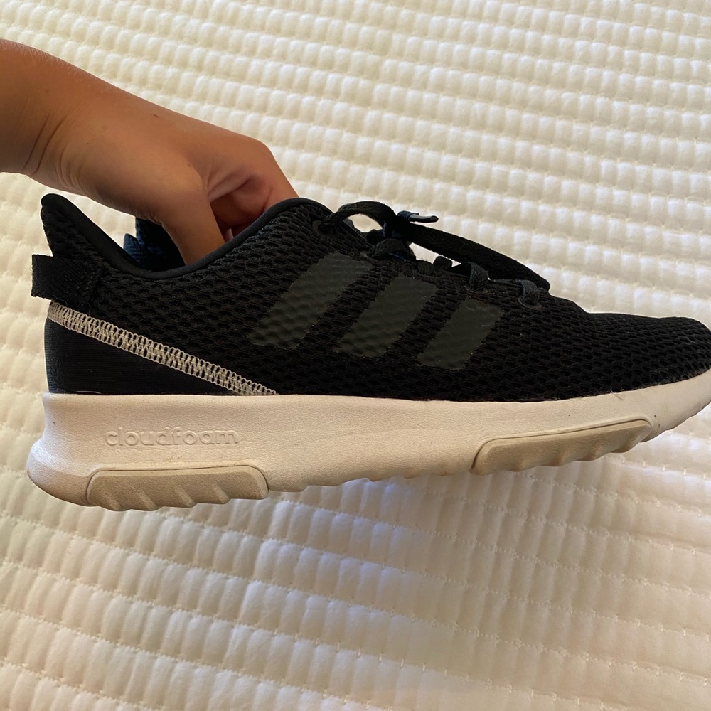 Size 7 Adidas Cloud Foam running shoes